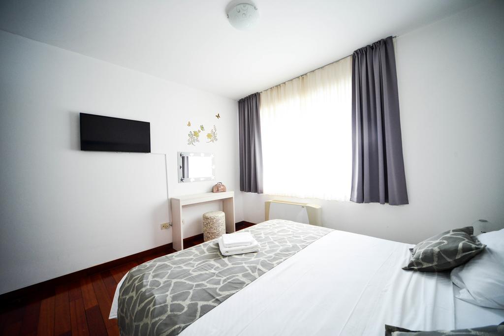 Apartment Mahagony Deluxe Zadar Room photo